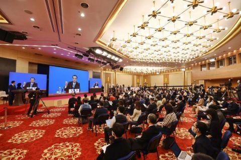 李克強：今年政府支出更多向民生領(lǐng)域傾斜，特別是義務(wù)教育和基本醫療